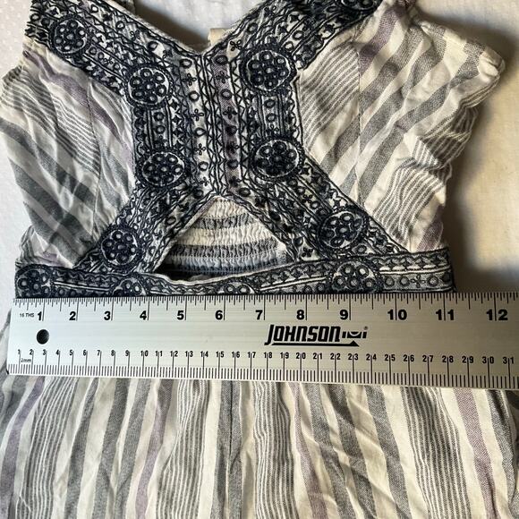 Japna women’s Sleeveless V-neck Short Romper size XS, Gray & White Stripes - Picture 3 of 9